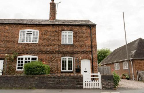 Charming Cottage close to Chester Garden Parking - Photo 24