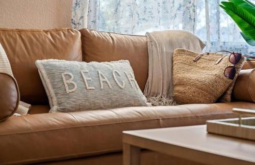 Family Friendly Home Near Beach and Downtown - Photo 6