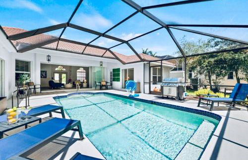 Tranquil Beachy Boho Pool home, 5mi beach, 4 Bedroom 3 Bath - Foto 1