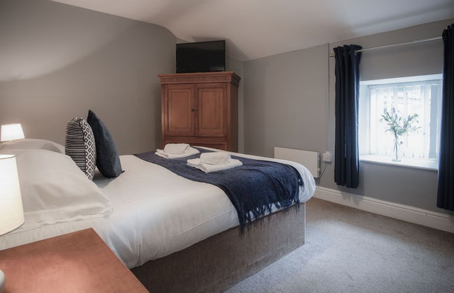 Fletcher Coach House - 3 Bedroom Cottage - Pendine - Photo 14