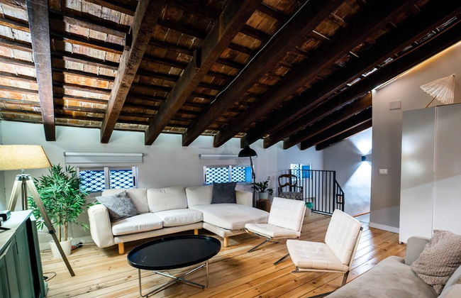 Duplex Loft And Home Office 140m2 Plus a 70m2 Terrace - Photo 1