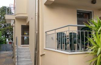 Comfortable 3-Bedroom Seaside Maisonette - Photo 23