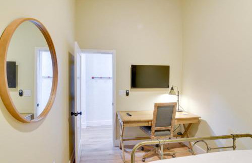 Walk to Strand Historic District Stylish Dtwn Gem - Foto 14