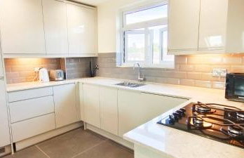 Top Floor Flat 5 Northwood - Foto 6