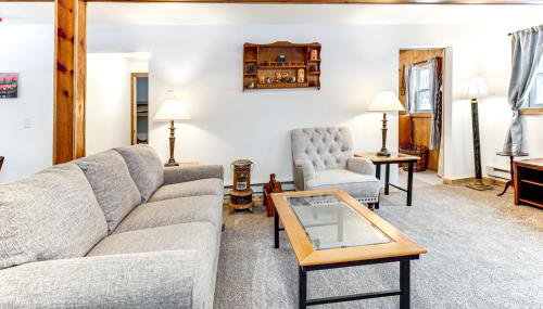 2 Ponds and Trail Access Peaceful Cabin in Calumet! - Foto 5