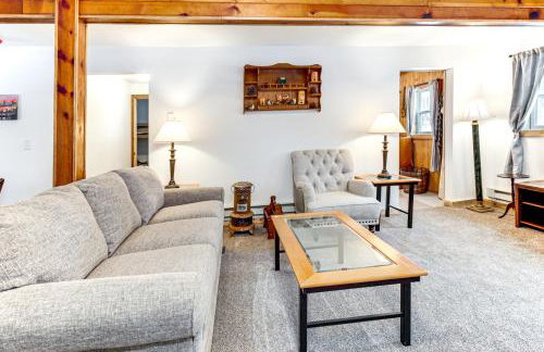 2 Ponds and Trail Access Peaceful Cabin in Calumet! - Foto 5