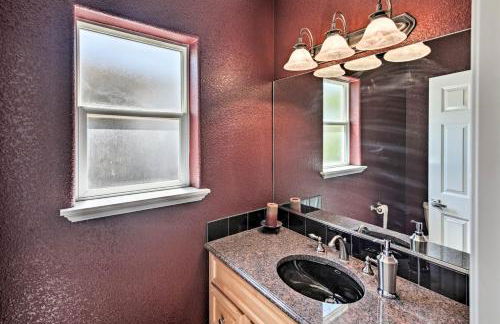 Sun-Soaked Colorado River Haven - Walk to Beaches! - Foto 12