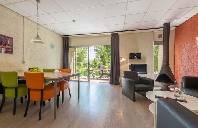 Well-kept Bungalow With Fireplace Near Valkenburg - Photo 5