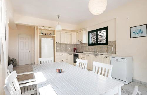 Villa by Kissakas Beach with Stunning Sea Views - Foto 16