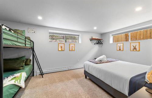 Canyon Retreat with Hot Tub 3min to Broadmoor - Foto 37