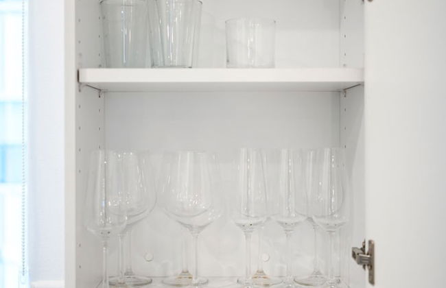 Chic Modern Retreat With Stunning Views - Photo 33