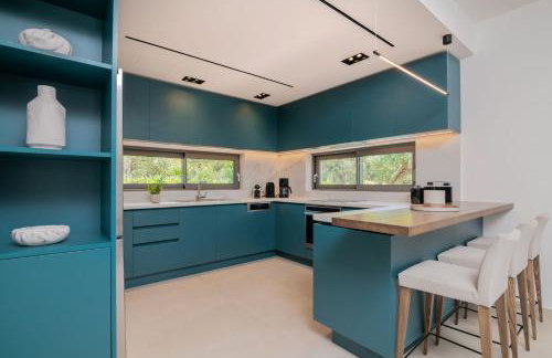 Antonia Villa - Luxurious Serenity with Private Pool, by ZanteWize - Foto 19