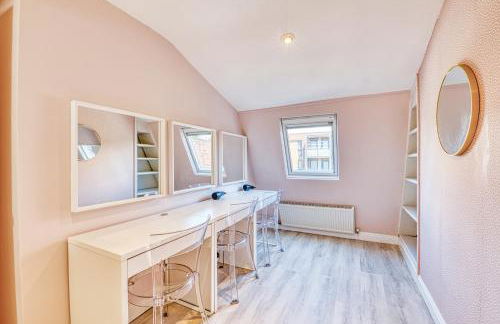 Luxury Georgian Townhouse with Cinema and parking - Photo 16