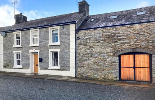 Aeron Villa - Photo 32