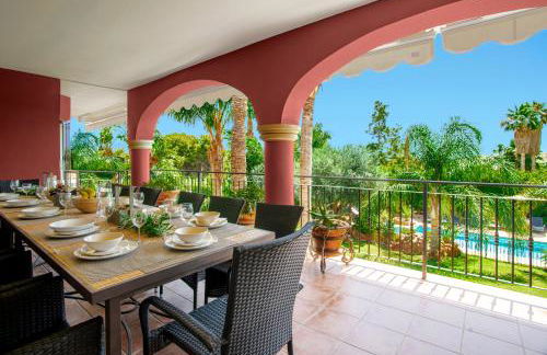 10 Bedroom 5 Star Luxury Villa & Heated Pool for 5 to 28 Guests near Alicante - Foto 21