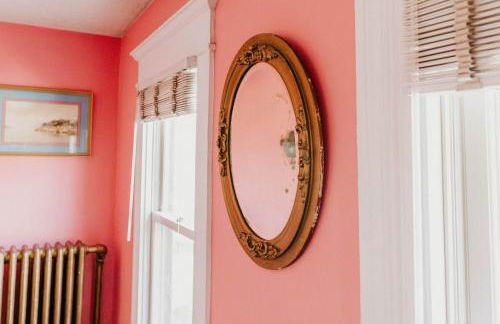 Retro Gem Box Victorian Steps from Irvine Park - Foto 18