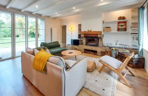 Amazing Home In Ploubezre - Foto 5