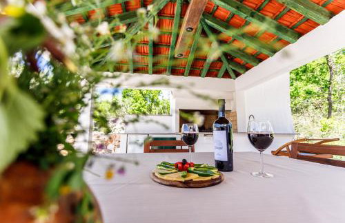 Charming stone house with private pool & jacuzzi - Holiday Home Vera - Photo 7