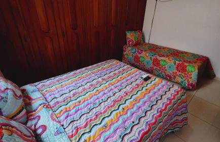 CASA - 3 quartos com ar - garagem para 3 carros - Foto 38