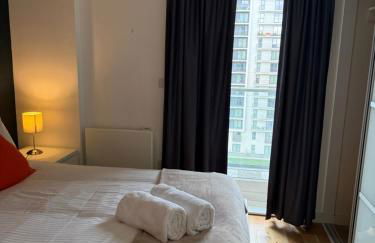 Executive Riverside Stay With Workspace & Fast WiFi - Foto 7