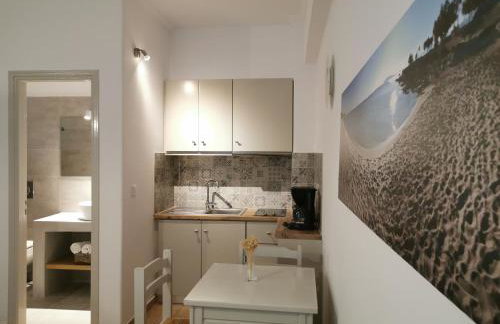 Helen's Minimal Studios & Apartments - Photo 28