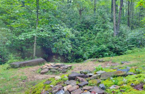 Creekside Family Retreat by Waterfalls and Hiking! - Foto 40