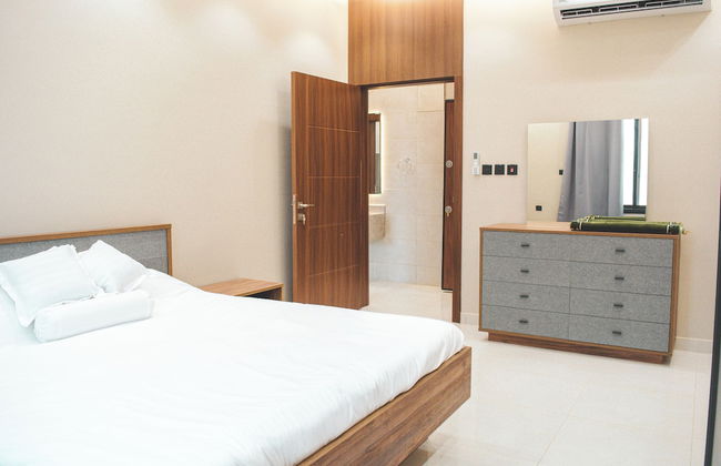 Foothills Luxury Residence - Photo 8