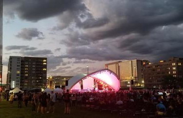 Modern Townhome Near Downtown walk to CWS! - Foto 32