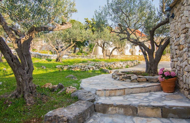 Villa Roza - One Bedroom With Swimming Pool - Photo 38