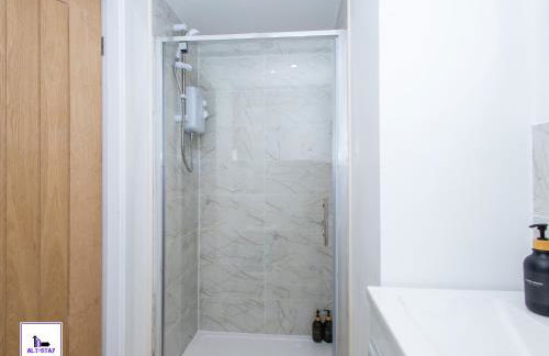 Ledger by Alt-Stay - 4 Bed All En-Suite House - Contractors & Relocations - Weekly & Monthly Rates - Foto 18