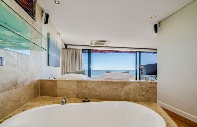 Multi-level Family Villa w Private Pool Views Lions Crest - Foto 16