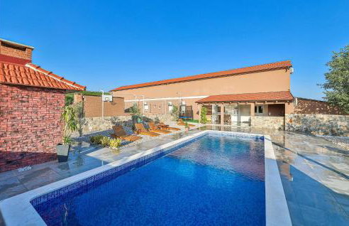 Beautiful Home In Ugljane With Wifi - Foto 2