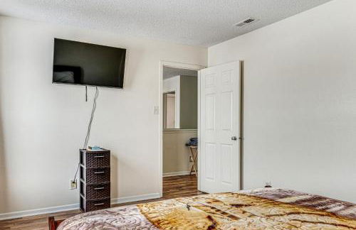 Patio and Yard! Family Home, 6 Mi to Airport - Foto 20