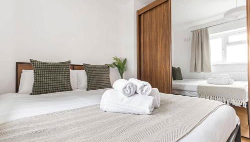 3 Bed House Sleeps 8 -Near Heathrow -Free Parking - Foto 5