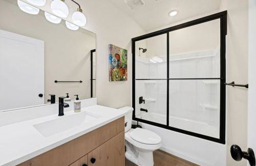 Luxury Lodge with Hot Tub, Theater and Pickleball Court - Foto 9