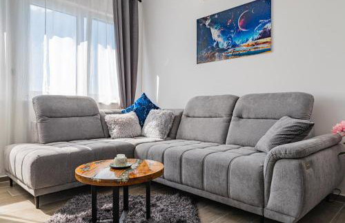 Jacuzzi - Flexible SelfCheckIns 20 - Zagreb - Luxury - Garage - Smart - Brand New - Apartments Repinc - Foto 11