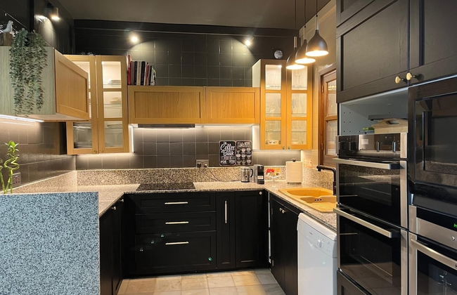 Villa Evelina 1 Minute to Beach Sleeps 8 - Photo 5