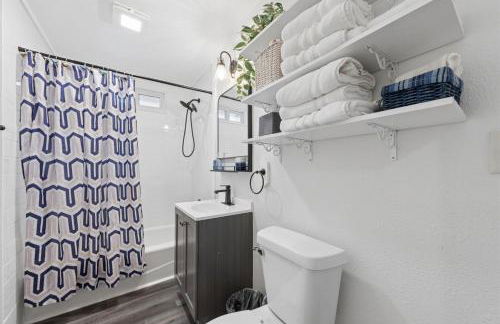 Updated 3-Bed Off Como Lake on Charming Cul-De-Sac - Foto 17