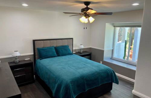 Winery Getaway with Spa and Amazing Hilltop View - Foto 27