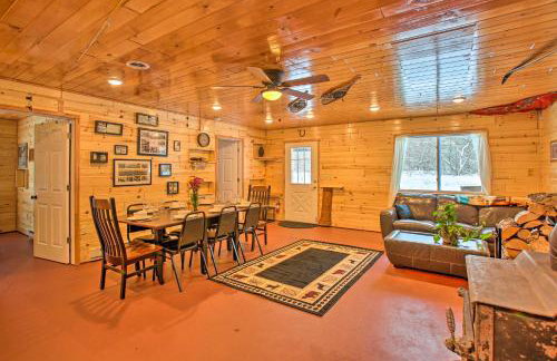 400-Acre Outdoor Enthusiasts Lodge in Mancelona! - Foto 21