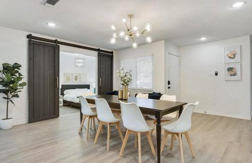 Luxury 4Bed 2Bath Hidden Gem w Backyard Oasis - Foto 11