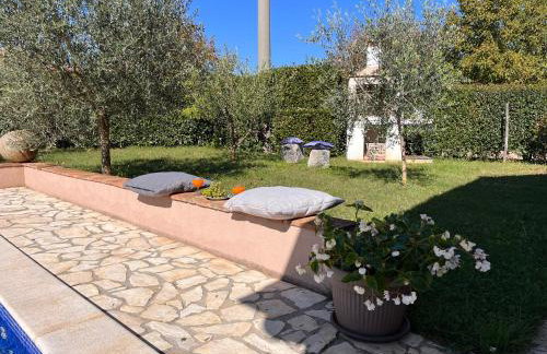 Villa Mirela with a comfortable garden and pool - Foto 20