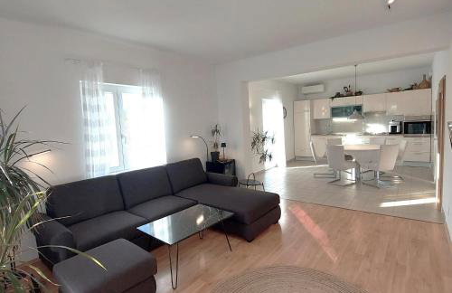 Villa Bacio with heated pool, starlink internet - Foto 42