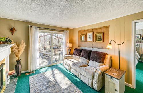 Lakefront Cabin Retreat with Dock in Robbinsville! - Foto 8