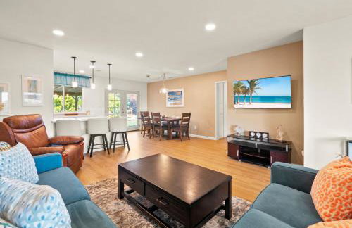 Bay Park Garden Paradise - central Location, AC, Washer Dryer & Private yard! - Foto 5