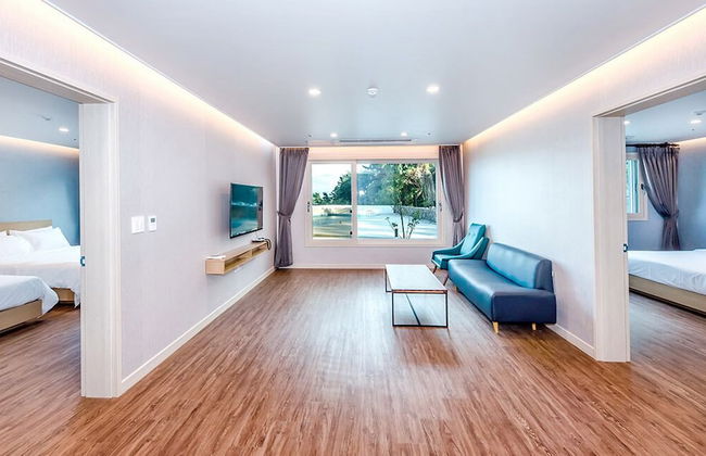 JnB Family Hotel - Photo 54