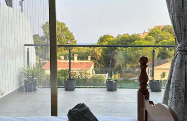 A slice of paradise in the sun with sea views - Photo 19