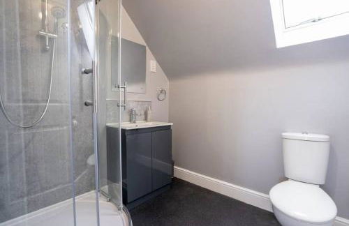 Stunning 3 bed House - Nr Kings Mill Hospital - 2 Parking Spaces, Wifi & Garden - Foto 25