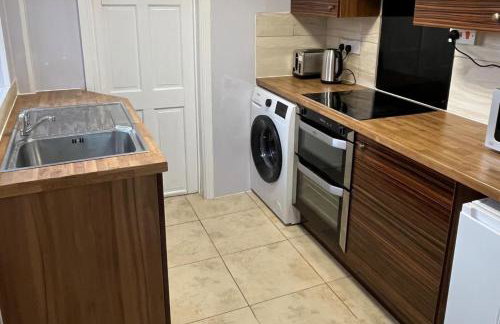 2 Bed Flat - Sleeps 3 - Parking - Wifi - Foto 9