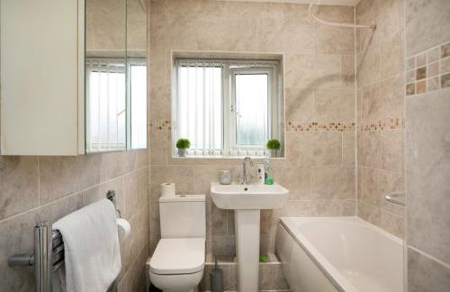 Nottingham Top Serviced Home - Chayil Experts - Foto 13
